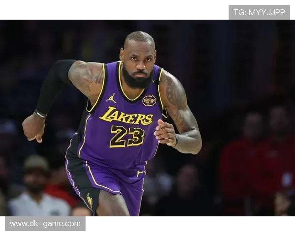 詹姆斯防守能力再获认可，关键时刻展现超级防守价值